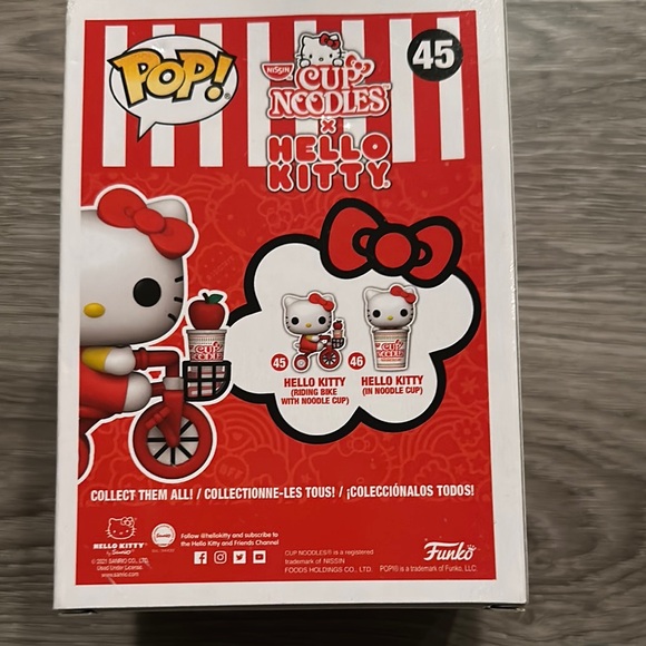 Funko Pop! Hello Kitty Ridding Bike - Picture 3 of 5